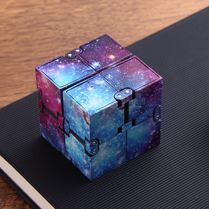 Infinity Cube Antistress Cube Stress Relief Cube Spielzeug für Kinder Kinder Frauen Männer Sensorisches Spielzeug für Autismus Adhs
