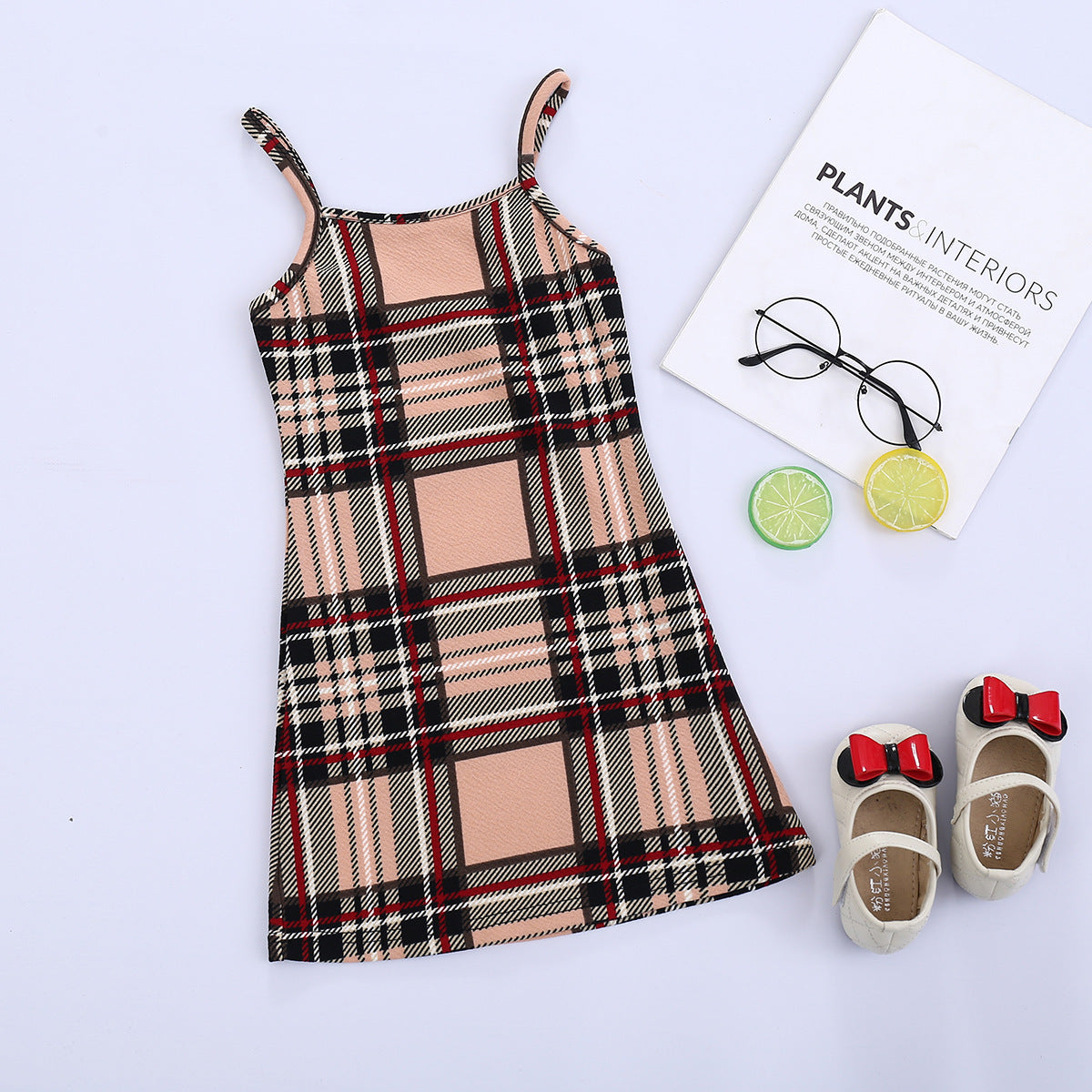 Ärmelloses kariertes Sommerkleid für Mädchen mit Hosenträgern