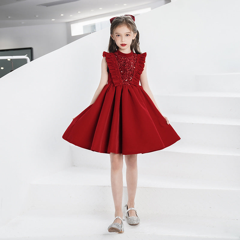 Geburtstagsabendkleid des kleinen Blumenjungen als Gastgeber