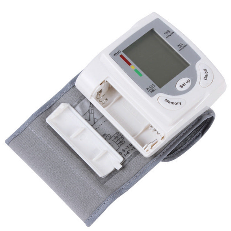 Handgelenk-Blutdruckmessgerät, Vollautomatisches Blutdruckmessgerät, Elektronisches Blutdruckmessgerät, Blutdruckmessgerät für ältere Menschen zur Messung von Bluthochdruck