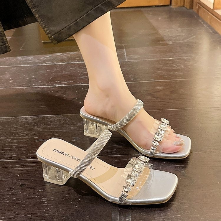 Sandalen und Hausschuhe in Übergröße für Damen mit Strasssteinen und klobigem Absatz
